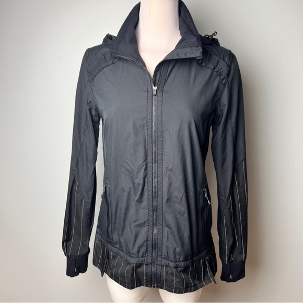 Lululemon Athletica Black Hustle Run Jacket | Removable Hood | Women’s Size 8